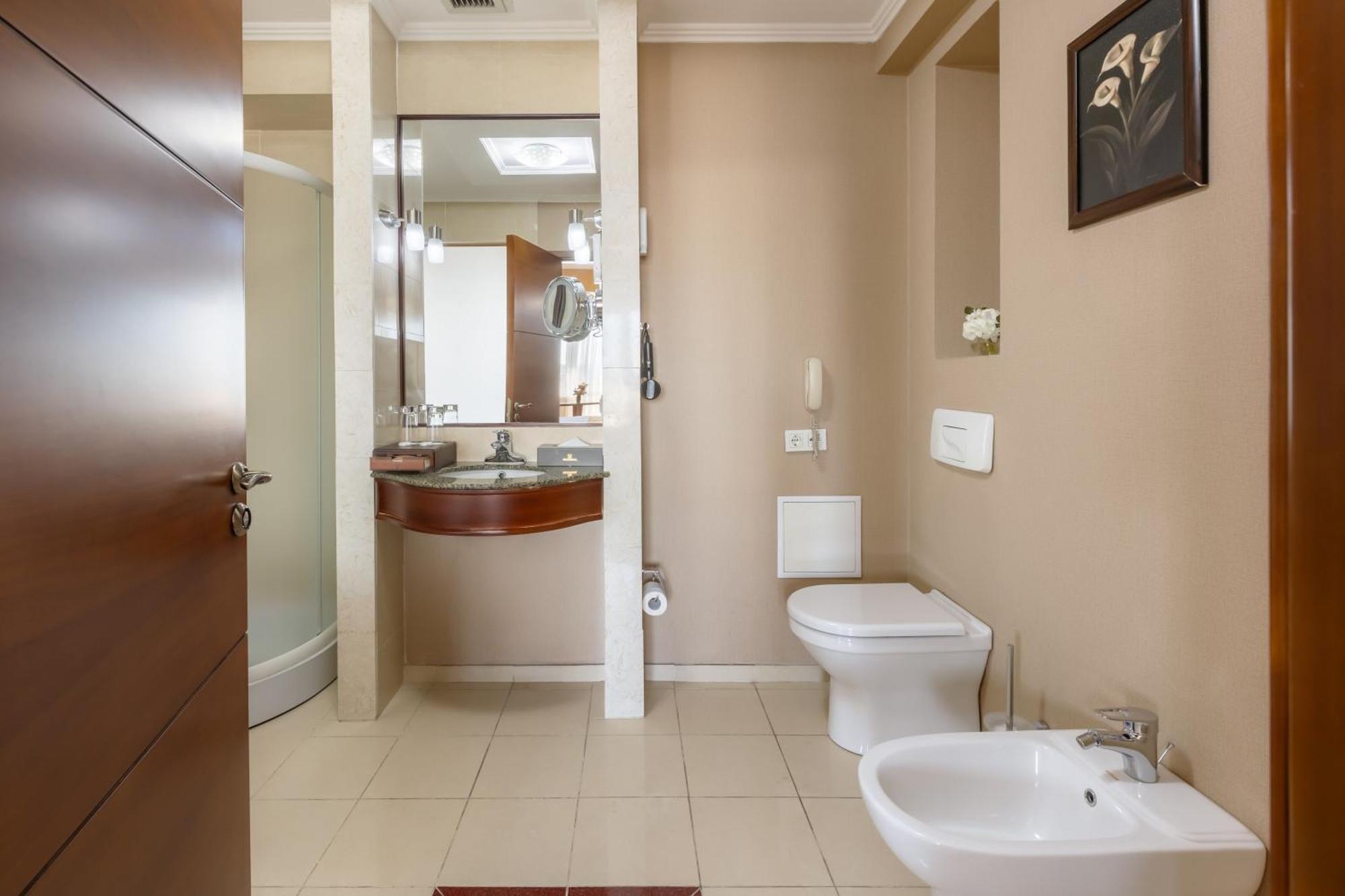Regardal Hotel الماتي المظهر الخارجي الصورة