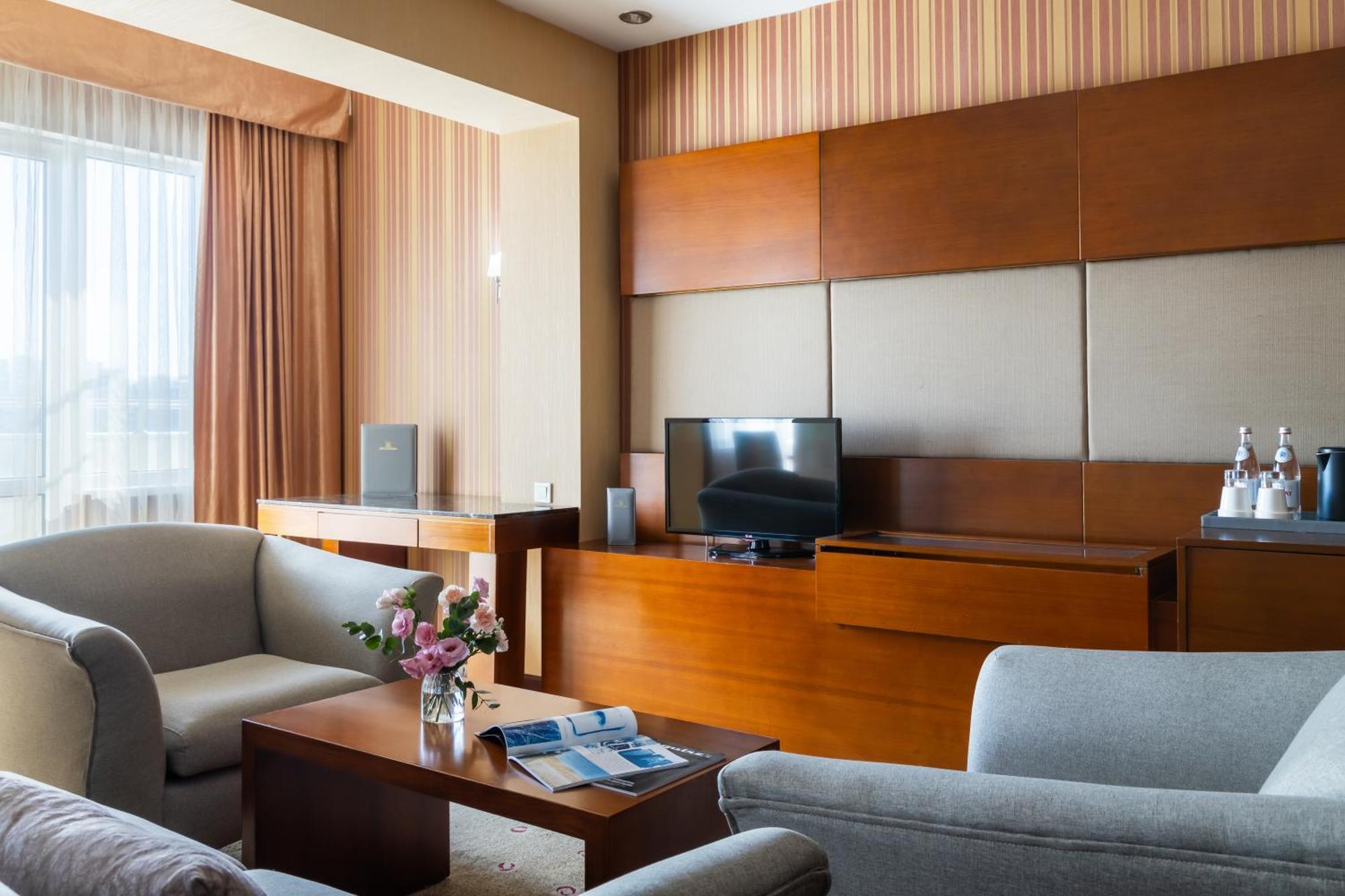 Regardal Hotel الماتي المظهر الخارجي الصورة
